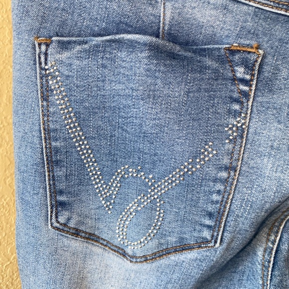 Woman’s BEBE jeans - Picture 5 of 6
